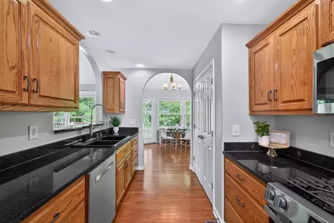 Kitchen - 1505 Heller Rdg, Spring Hill, TN 37174 photo 2 of 4