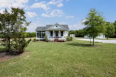1687 Georgia Crossing Rd, Winchester, TN 37398