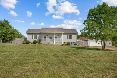 17041 Pond Cir, Bon Aqua, TN 37025
