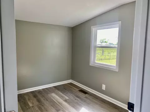 Bedroom - 2471 Smartt Station Rd, Morrison, TN 37357 photo 2 of 6