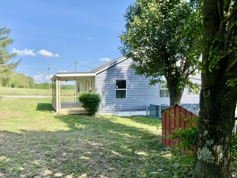 Exterior - 2471 Smartt Station Rd, Morrison, TN 37357 photo 9 of 12