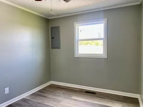 Bedroom - 2471 Smartt Station Rd, Morrison, TN 37357 photo 4 of 6