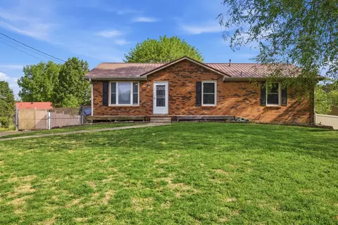 335 Cunningham Ln, Clarksville, TN 37042