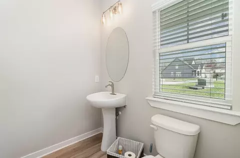 Bath - 2074 Morgan Ct, Springfield, TN 37172 photo 1 of 4