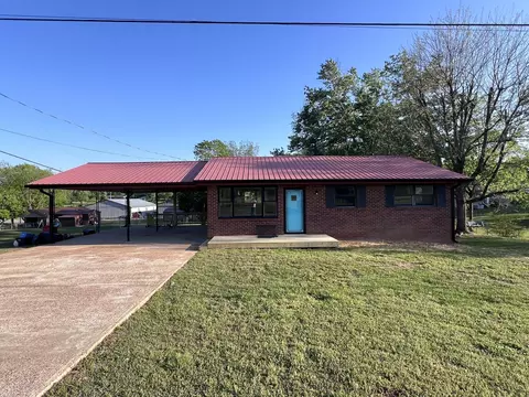 208 Cedar Ave, Linden, TN 37096