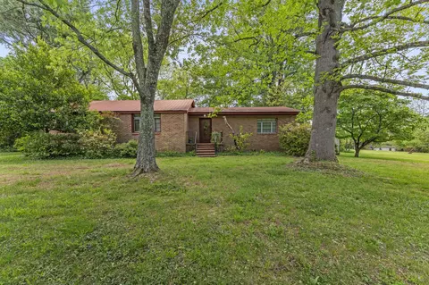 1400 Holders Cove Rd, Winchester, TN 37398