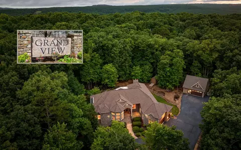 240 Horseshoe Bend Rd E, Signal Mountain, TN 37377