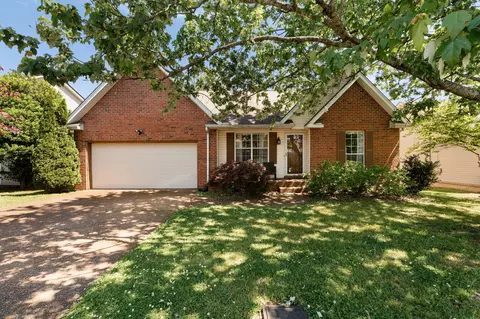 1217 Crestfield Dr, Nashville, TN 37211