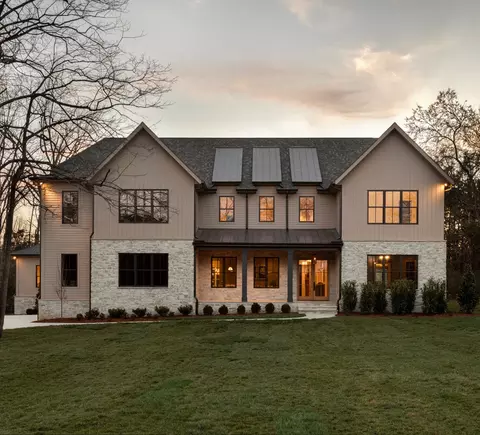 2009 Cromwell Dr, Nashville, TN 37215