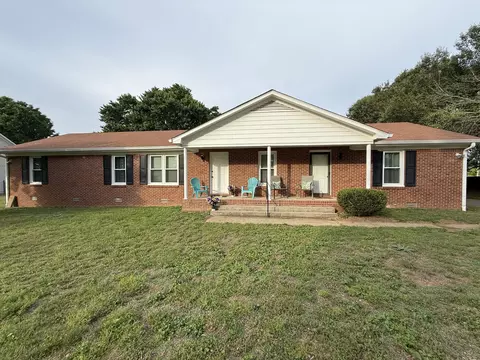 704 Redwood Cir, Columbia, TN 38401