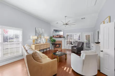 Living - 99 Emerald Ridge Cv, Jackson, TN 38305 photo 3 of 3