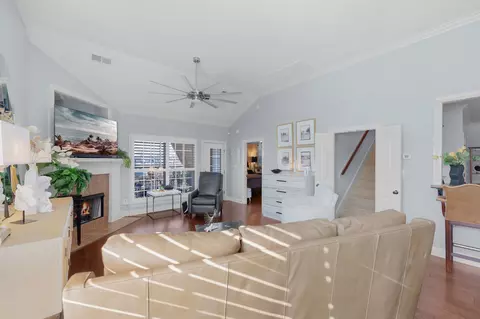Living - 99 Emerald Ridge Cv, Jackson, TN 38305 photo 1 of 3
