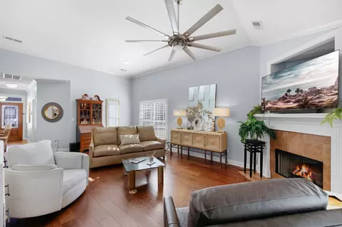 Living - 99 Emerald Ridge Cv, Jackson, TN 38305 photo 2 of 3