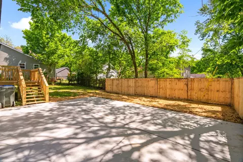 Exterior - 203 22nd Ave E, Springfield, TN 37172 photo 5 of 5