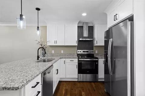 Kitchen - 203 22nd Ave E, Springfield, TN 37172 photo 1 of 2