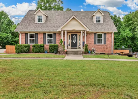 1020 Foxmoor Dr, Clarksville, TN 37042