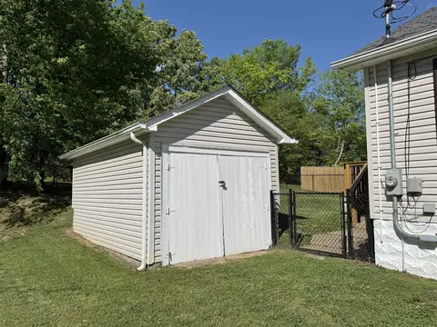 Other - 413 W 5th St, Dickson, TN 37055 photo 2 of 6