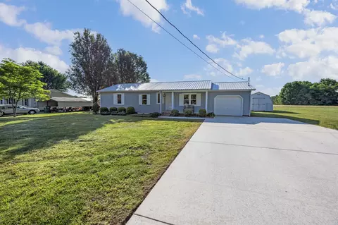 180 Woods Edge Rd, Winchester, TN 37398