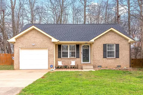 3295 S Senseney Cir, Clarksville, TN 37042