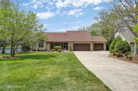 150 Lakewood Dr, Crossville, TN 38558