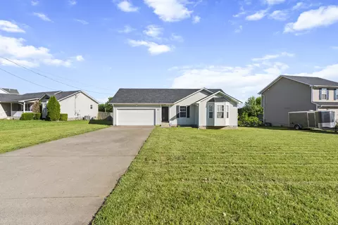 707 Shetland Dr, Oak Grove, KY 42262