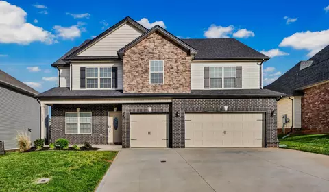1529 Kestrel Dr, Clarksville, TN 37040