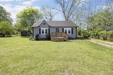 905 Nicholson St, Decherd, TN 37324