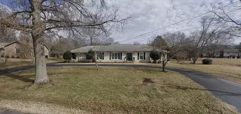 109 Knoll Ln, Hendersonville, TN 37075