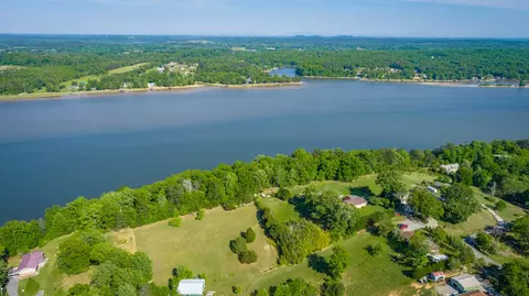 16612 N Star Cir, Bakewell, TN 37373