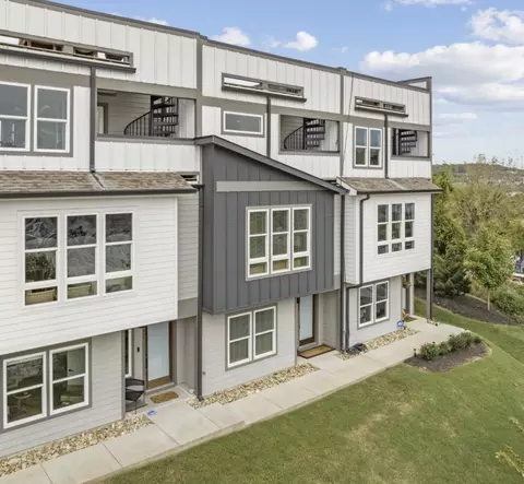 99 Fern Ave, Nashville, TN 37207