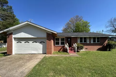 93 Forest Downs Dr, Jackson, TN 38305