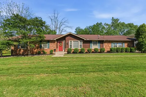 423 Walton Ferry Rd, Hendersonville, TN 37075