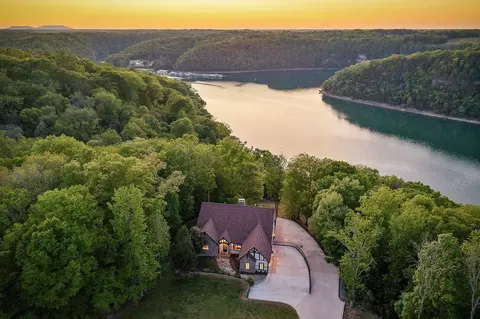 415 Summer Breeze Dr, Smithville, TN 37166