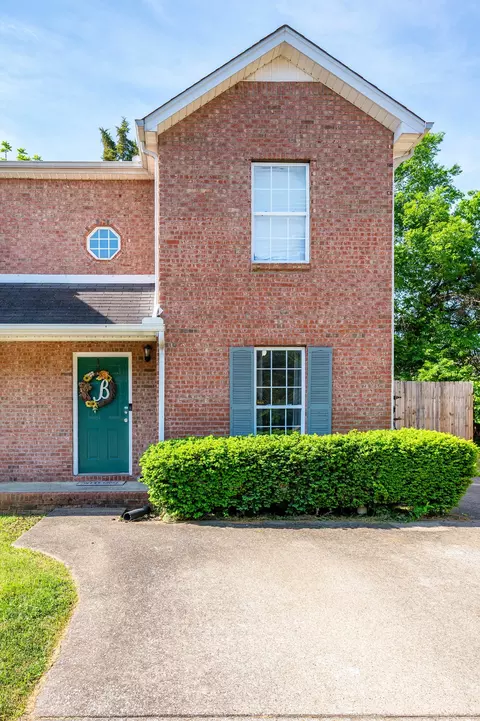 1414 Middleborough Ct, Murfreesboro, TN 37130