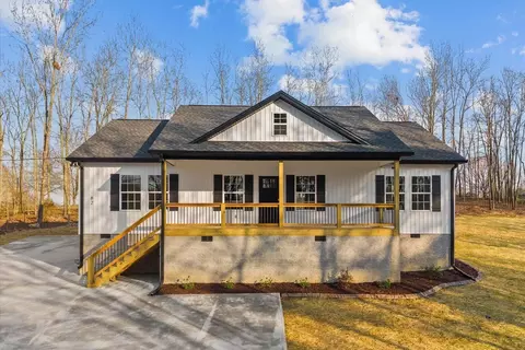 82 Cow Trl, Tunnel Hill, GA 30755