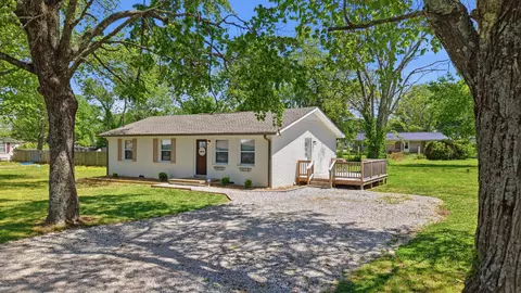 1302 E Grundy St, Tullahoma, TN 37388
