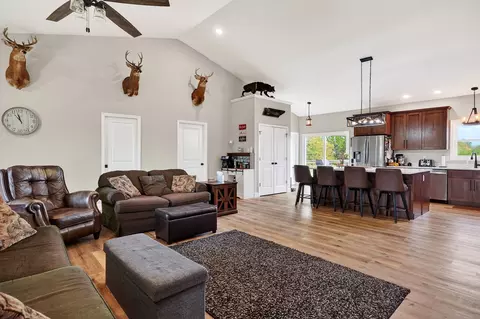 Living - 5931 Buffalo Valley Rd, Baxter, TN 38544 photo 2 of 2