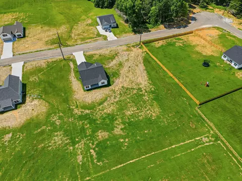 View/Area - 402 Marcella Ct, Dickson, TN 37055 photo 8 of 9
