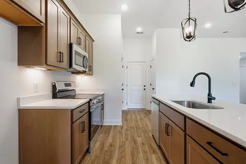 Kitchen - 402 Marcella Ct, Dickson, TN 37055 photo 3 of 4