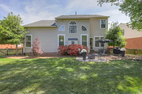 Exterior - 325 Devonshire Dr, Franklin, TN 37064 photo 2 of 14