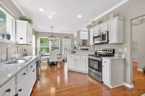 Kitchen - 325 Devonshire Dr, Franklin, TN 37064 photo 2 of 4