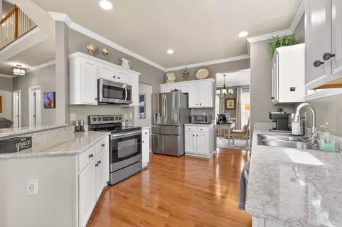 Kitchen - 325 Devonshire Dr, Franklin, TN 37064 photo 4 of 4