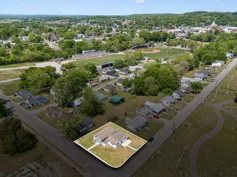 290 E Cemetery St, Pulaski, TN 38478