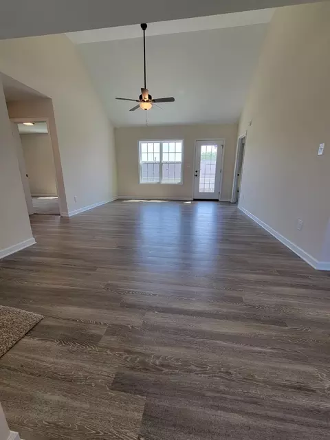 Living - 62 Modena Pl, Decherd, TN 37324 photo 4 of 4