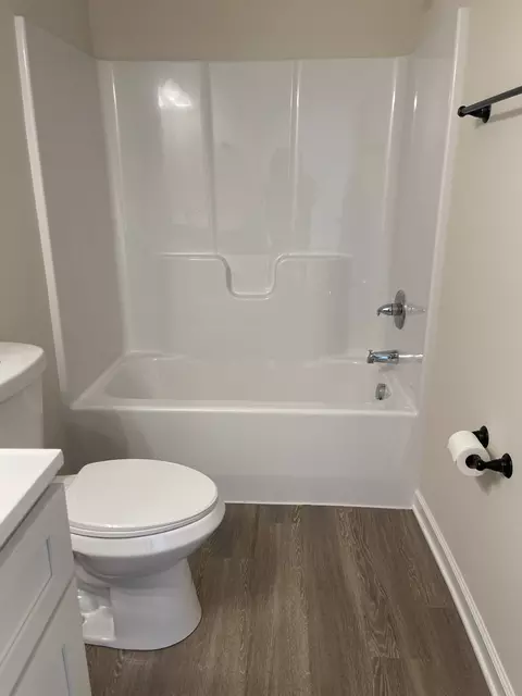 Bath - 62 Modena Pl, Decherd, TN 37324 photo 3 of 3