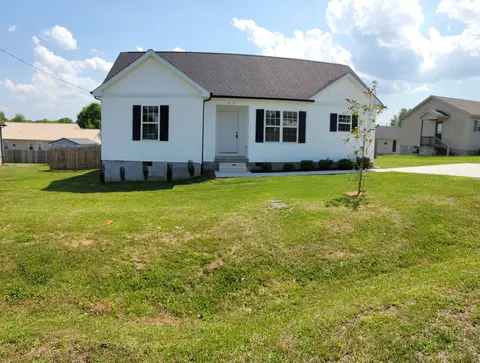 Exterior - 62 Modena Pl, Decherd, TN 37324 photo 4 of 9