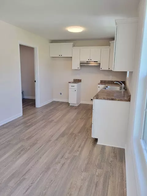Kitchen - 62 Modena Pl, Decherd, TN 37324 photo 3 of 4
