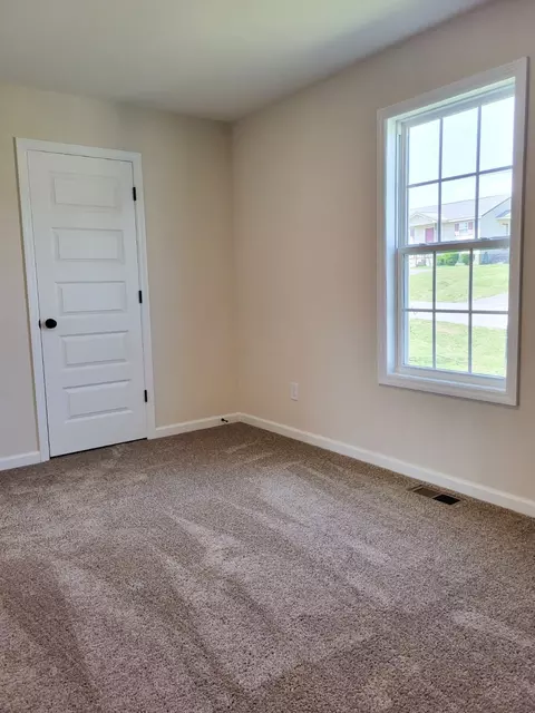 Bedroom - 62 Modena Pl, Decherd, TN 37324 photo 3 of 4