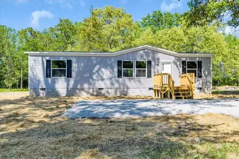 212 Volunteer Ave, Manchester, TN 37355