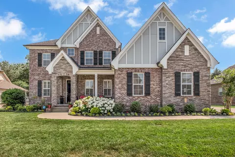 1041 Montrose Dr, Gallatin, TN 37066